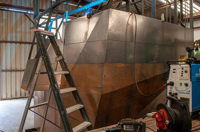 The making of Think a head in corten steel by Frits Jeuris