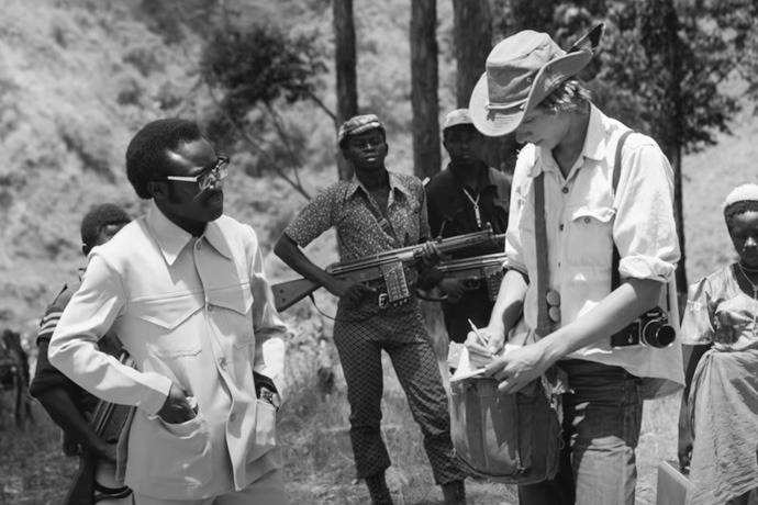 George Steinmetz pretending to be a National Geographic reporter in Africa